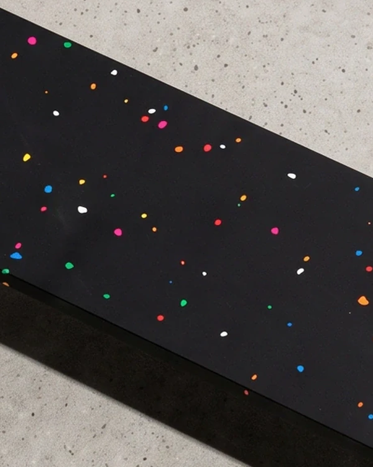 Shopkeeper, step riser 50 × 15, black, colour flecks: sheet close-up