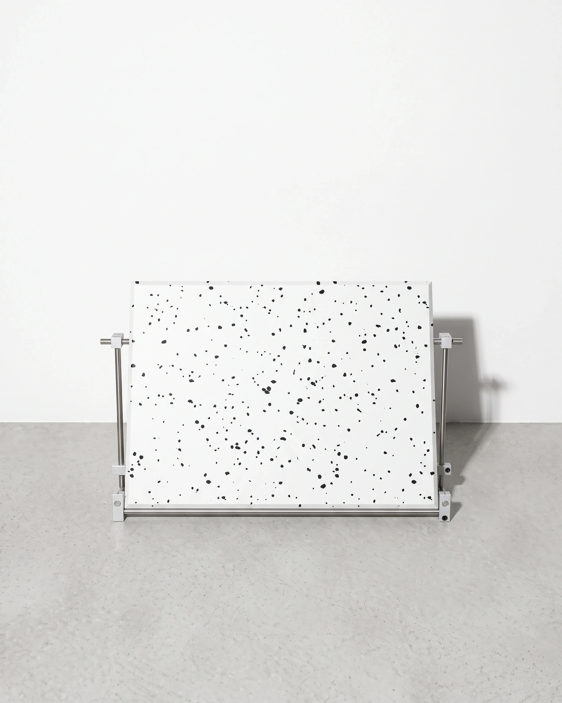 Herald, menu stand 38 × 30, white, black flecks: front view