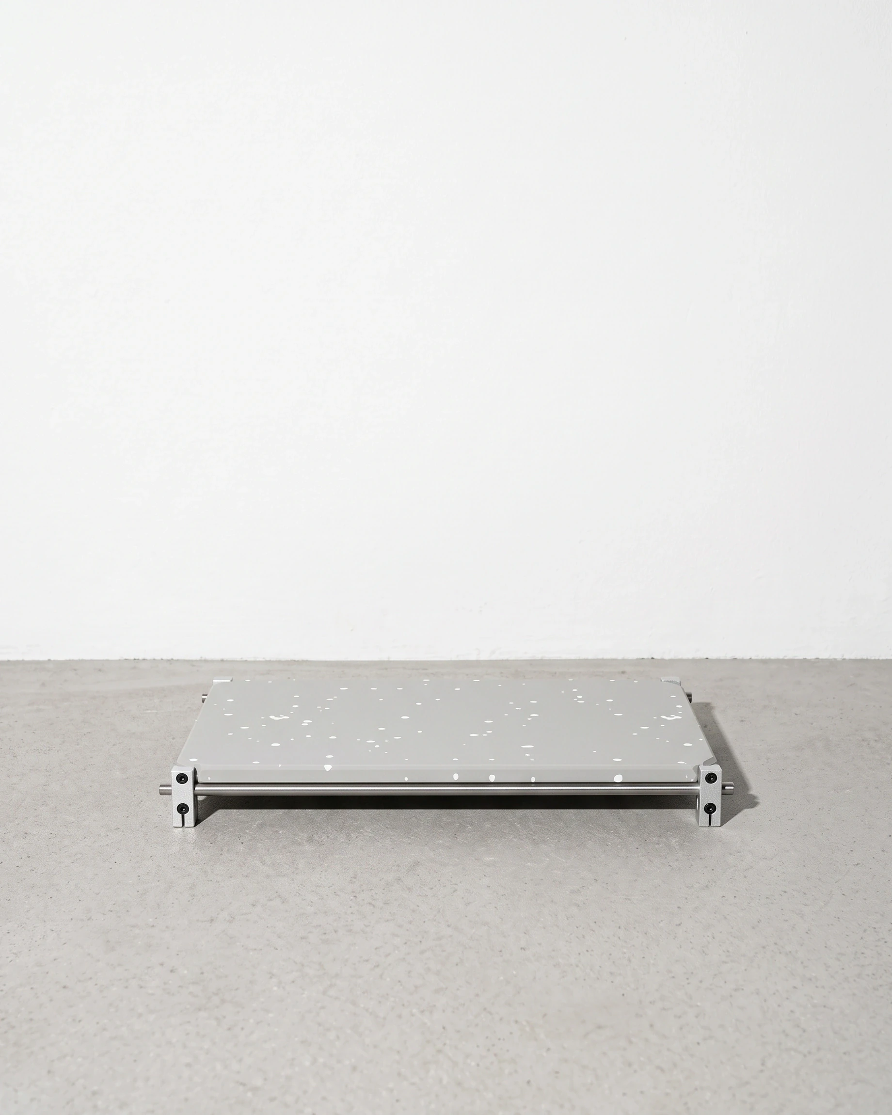 Baker, organiser 32 × 22, grey, white flecks: front view