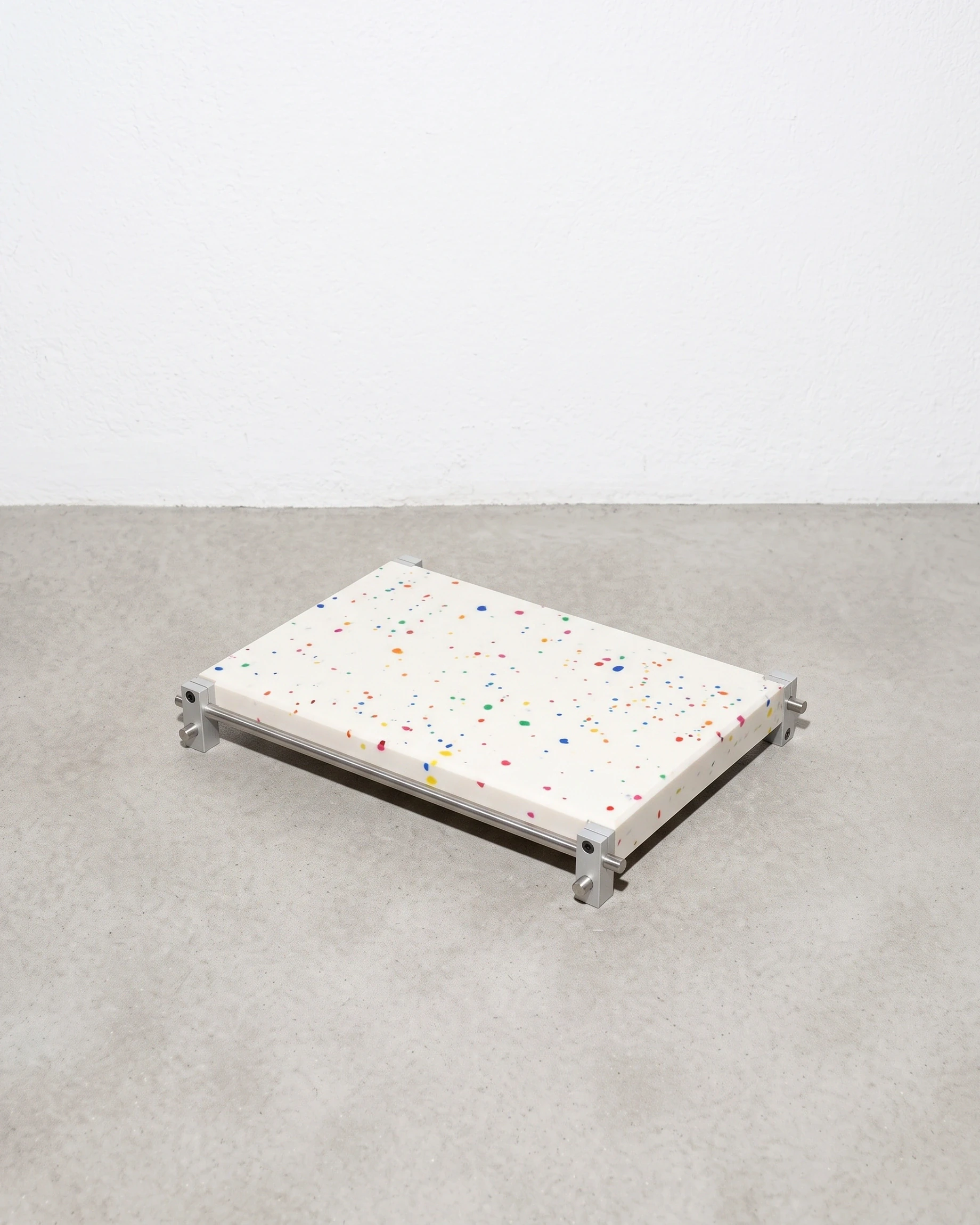 Confectioner, organiser 24 × 16, white, colour flecks: front right view