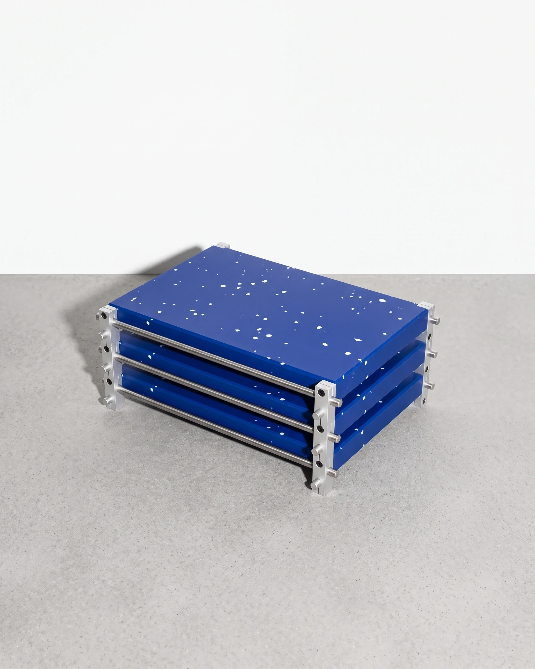 Sommelier, three-tier organiser 24 × 16, blue, white flecks: front right view