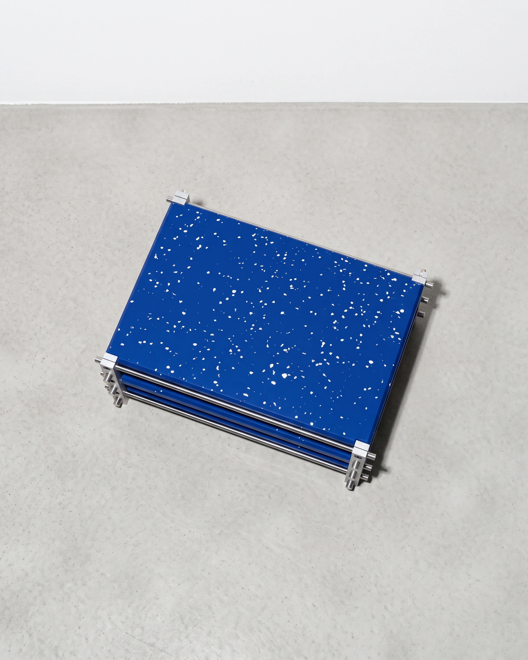Sommelier, three-tier organiser 24 × 16, blue, white flecks: top view