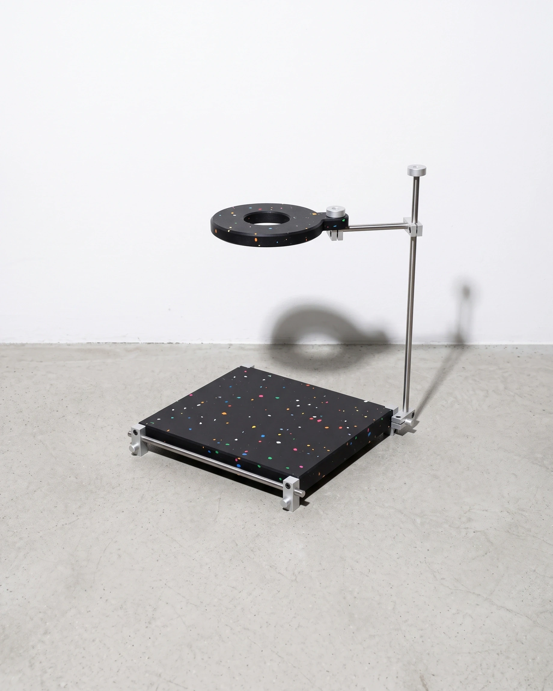 Roaster, pour-over stand 22 × 20, black, colour flecks: front right view