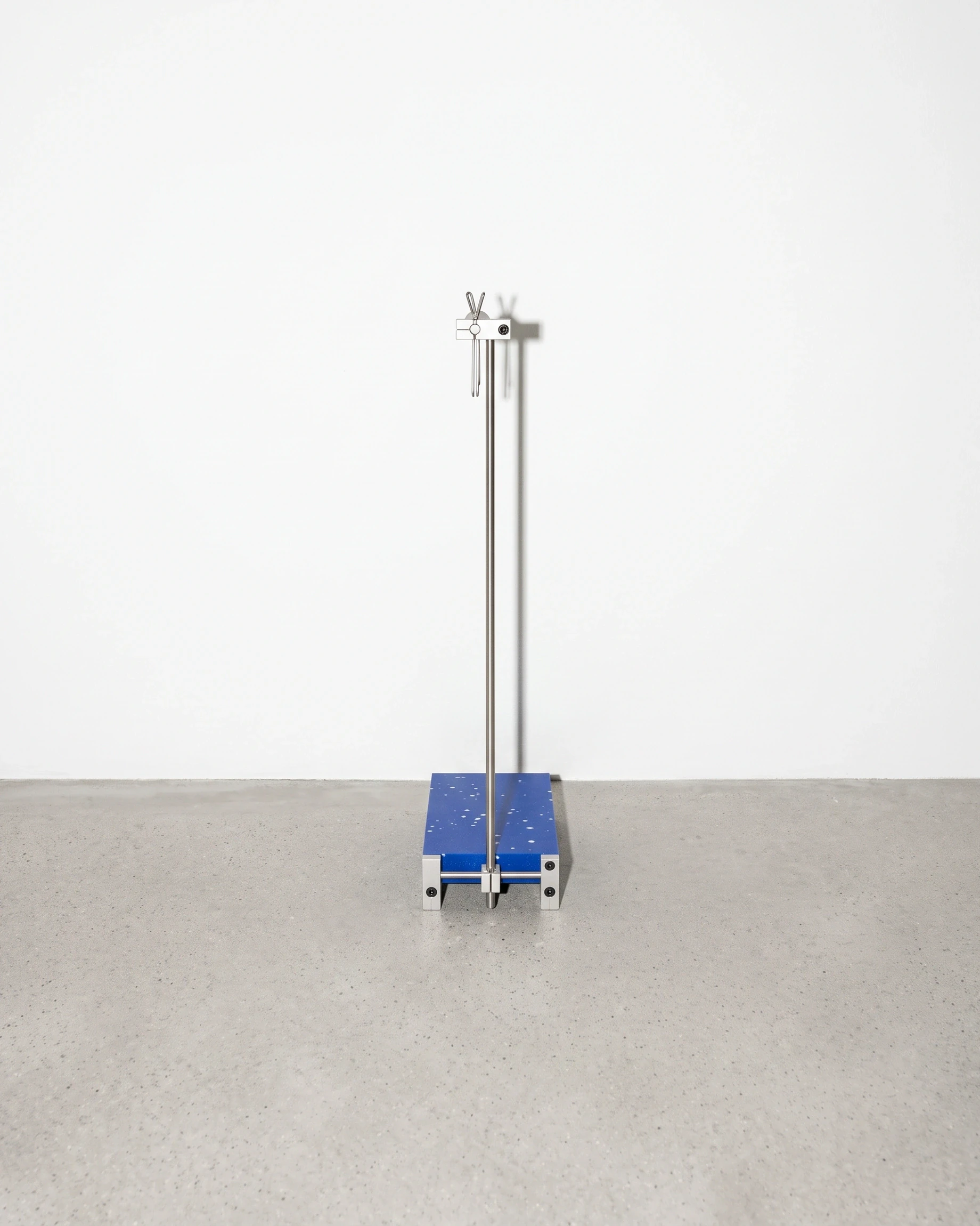 Playbill, clip stand for A4, blue, white flecks: side view