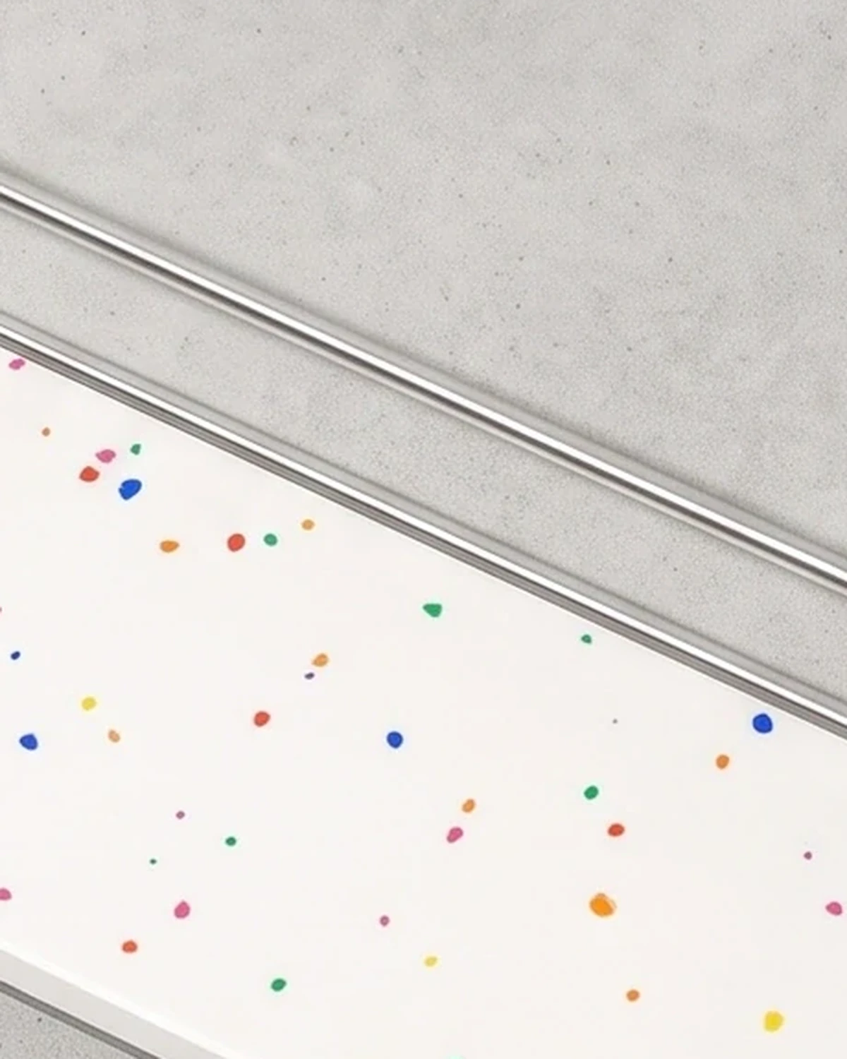 Perfumer, shelf with a raised edge 45 × 15, white, colour flecks: sheet close-up