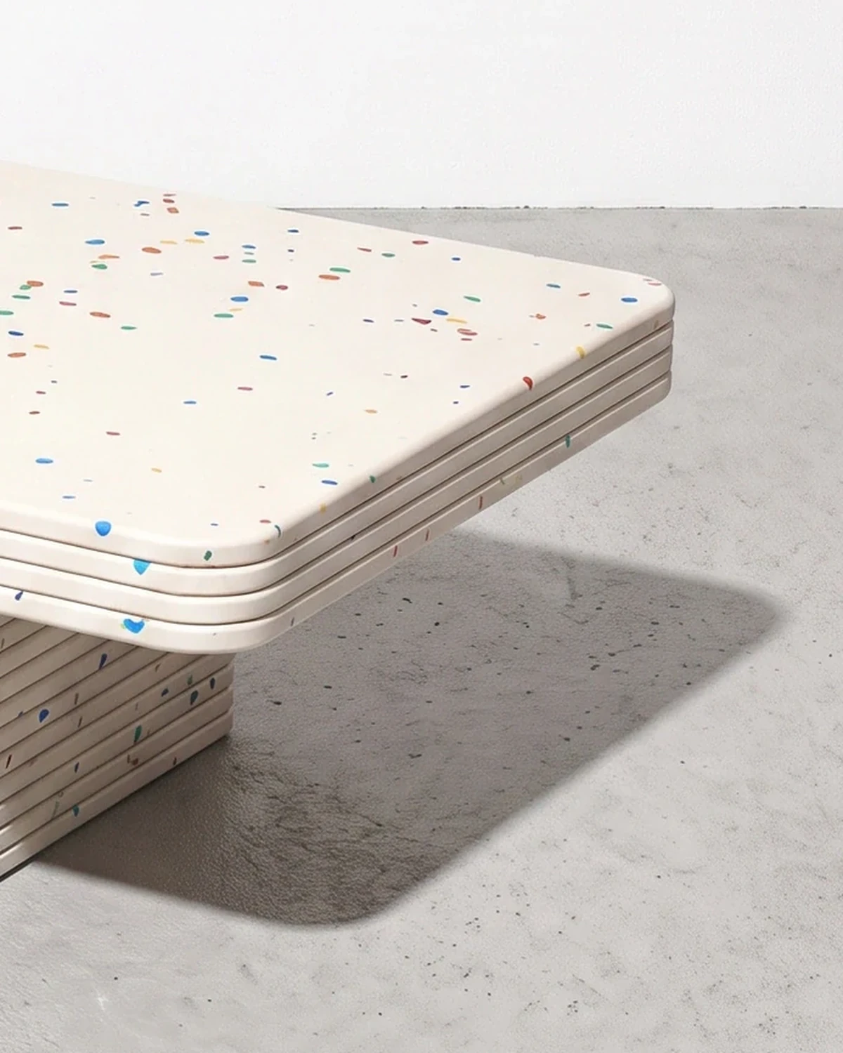 Psychologist, daybed 180 × 75 × 40, white, colour flecks: top corner close-up